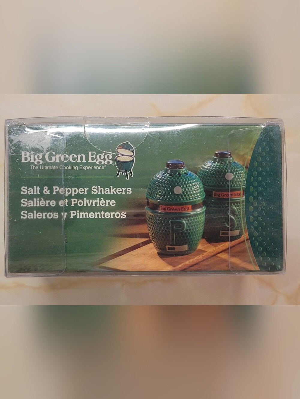 Big Green Egg Salt & Pepper Shaker Set - Green *New In Box*